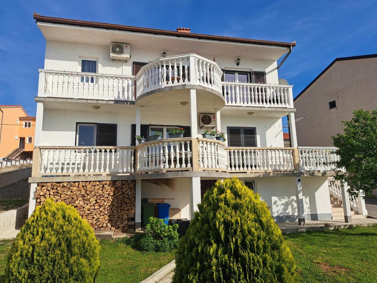 Guest House Angela Сень Екстер'єр фото